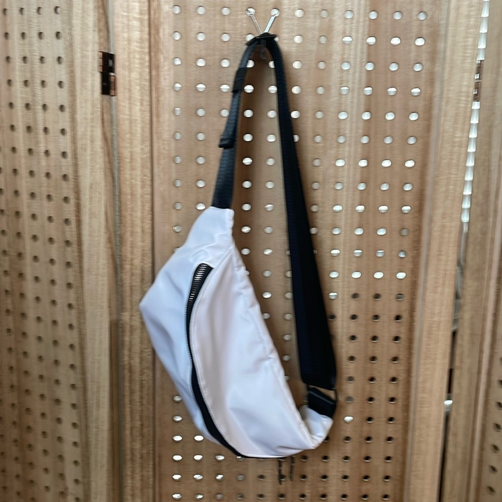 Crossbody/Belt‎ bag white